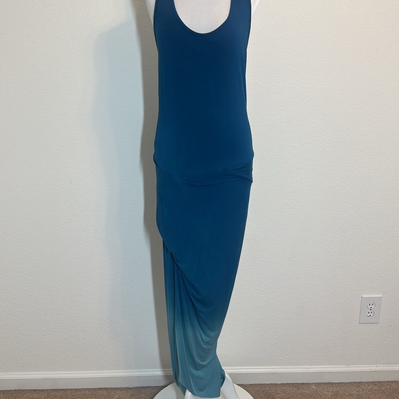 Young Fabulous & Broke Dresses & Skirts - Young Fabulous & Broke Blue Ombre Maxi Dress
Large